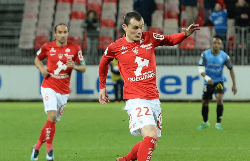 开云中国网站-赛后波尔图调整名单以备法甲，状态回暖环节打磨，信心回归，更衣室氛围转暖(波尔图足球俱乐部官网)