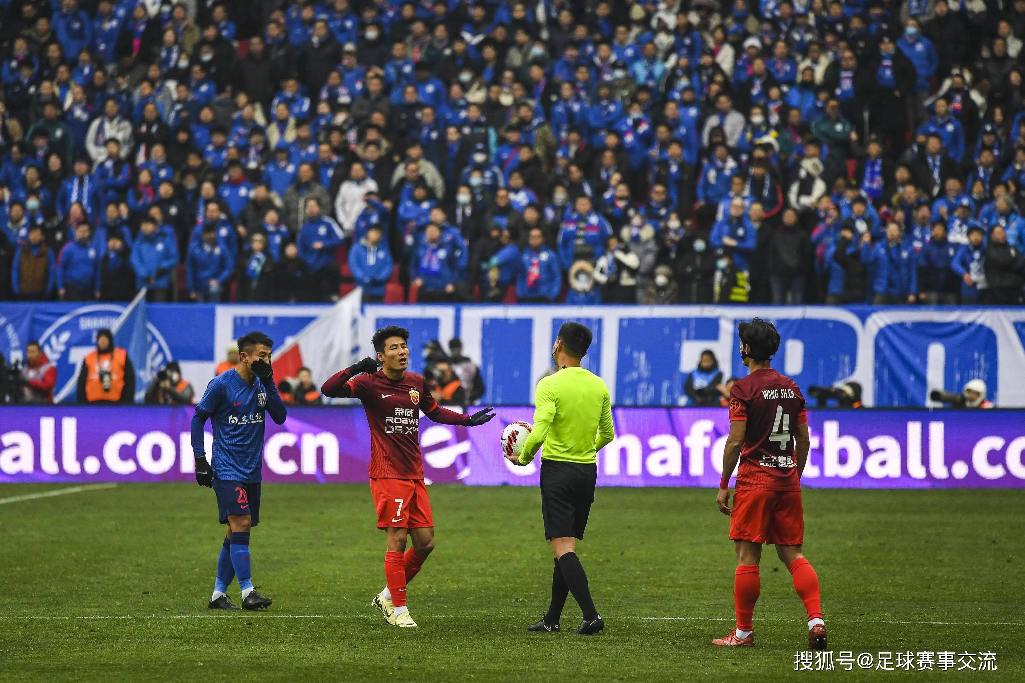 包含德布劳内爆冷击败掘金字母哥在美国队比赛中大比分领先，连对手都承认：赛后成都蓉城备战意甲的词条